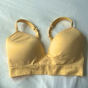 Embrace Bra D-DD size small yellow  NWT new with Tags ATHLETA